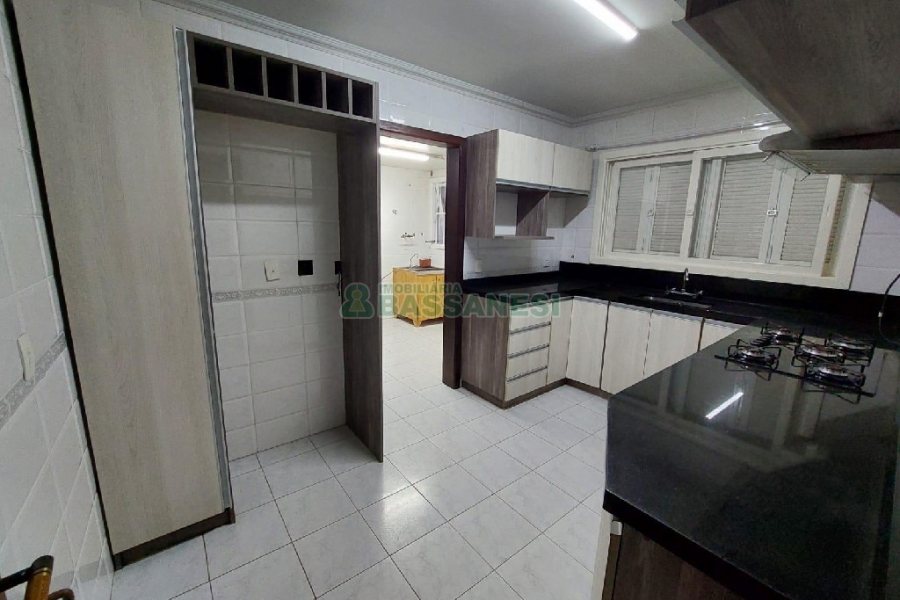 Apto Mobiliado com 184m², 4 dormitórios, 2 vagas, no bairro Colina Sorriso em Caxias do Sul para Comprar
