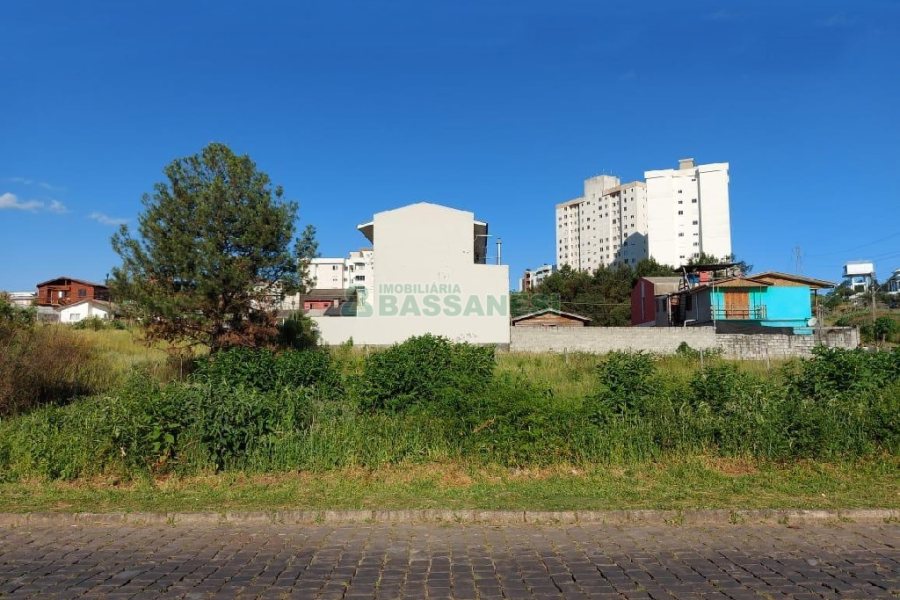 Terreno com 617m², no bairro Nossa Senhora do Rosário em Caxias do Sul para Alugar