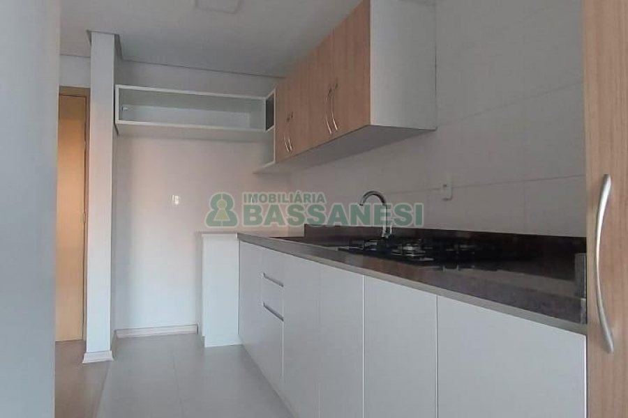 Apto Mobiliado com 60m², 1 dormitório, 1 vaga, no bairro Rio Branco em Caxias do Sul para Alugar