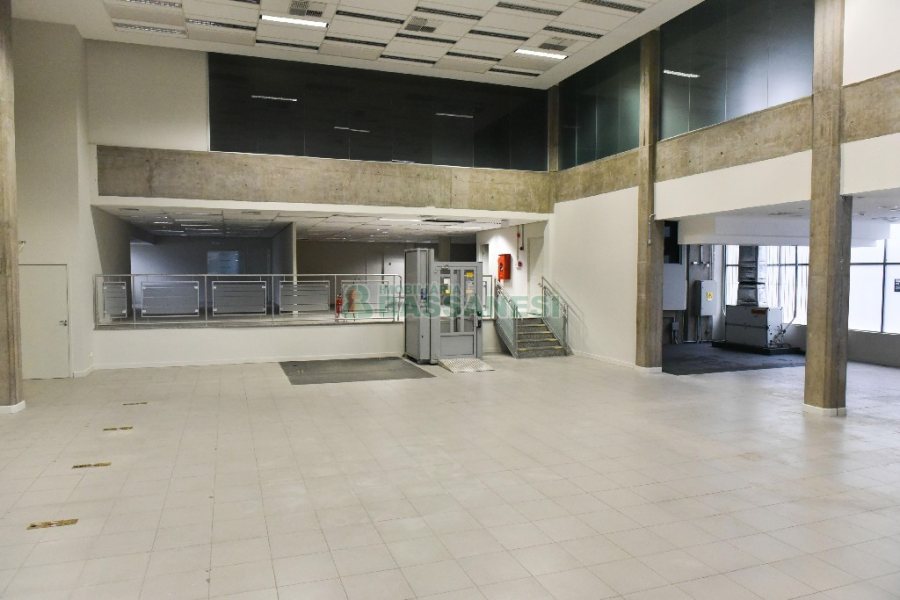 Loja com 2287m², no bairro Centro em Caxias do Sul para Alugar