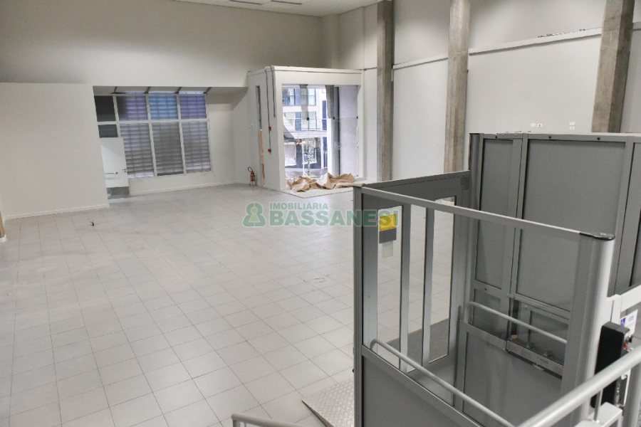 Loja com 2287m², no bairro Centro em Caxias do Sul para Alugar