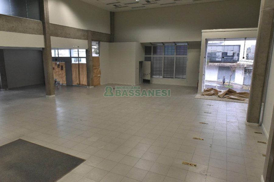 Loja com 2287m², no bairro Centro em Caxias do Sul para Alugar