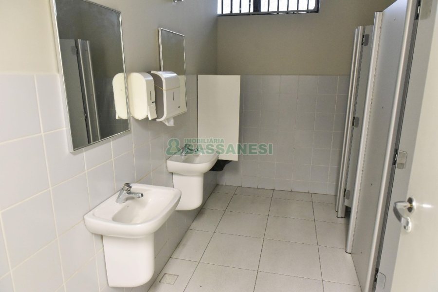 Loja com 2287m², no bairro Centro em Caxias do Sul para Alugar