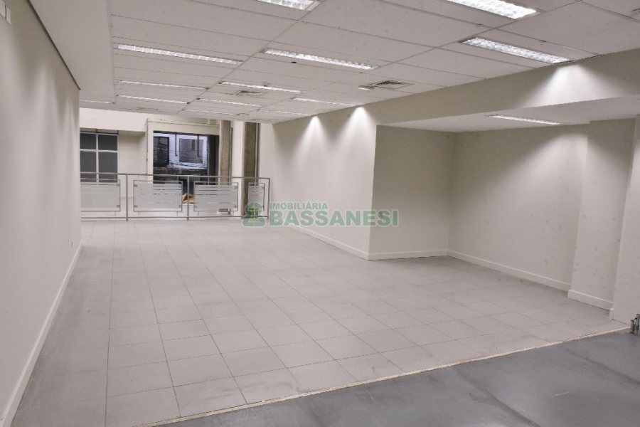 Loja com 2287m², no bairro Centro em Caxias do Sul para Alugar