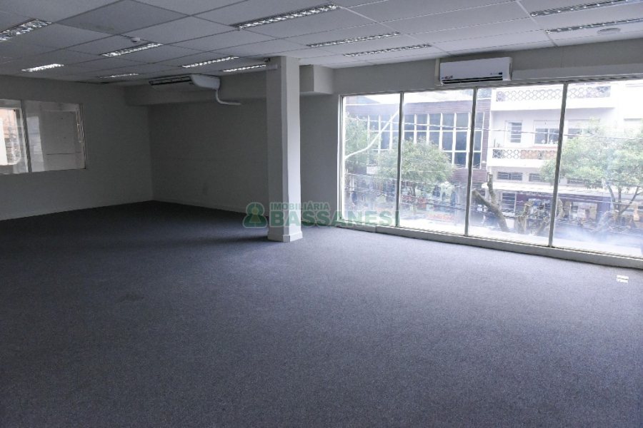 Loja com 2287m², no bairro Centro em Caxias do Sul para Alugar