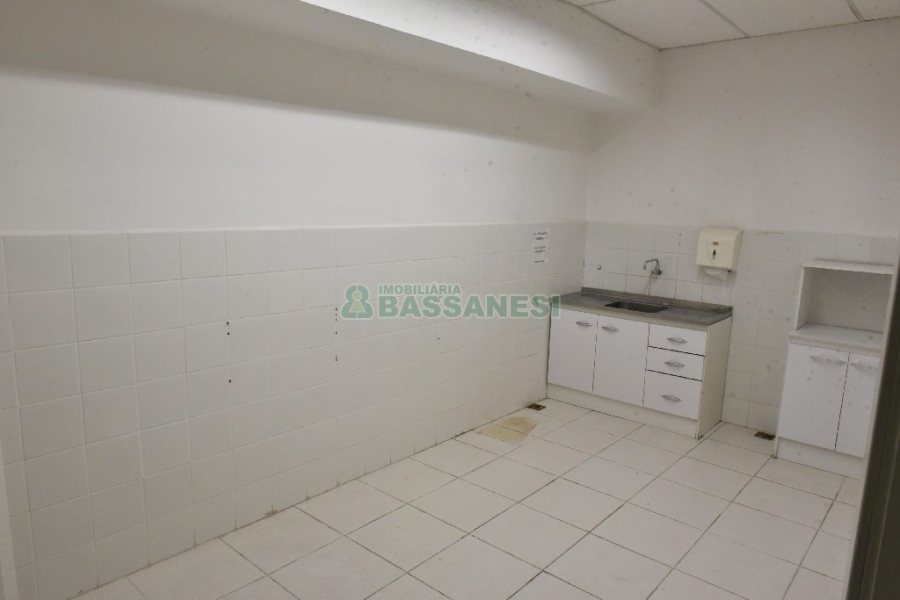 Loja com 2287m², no bairro Centro em Caxias do Sul para Alugar