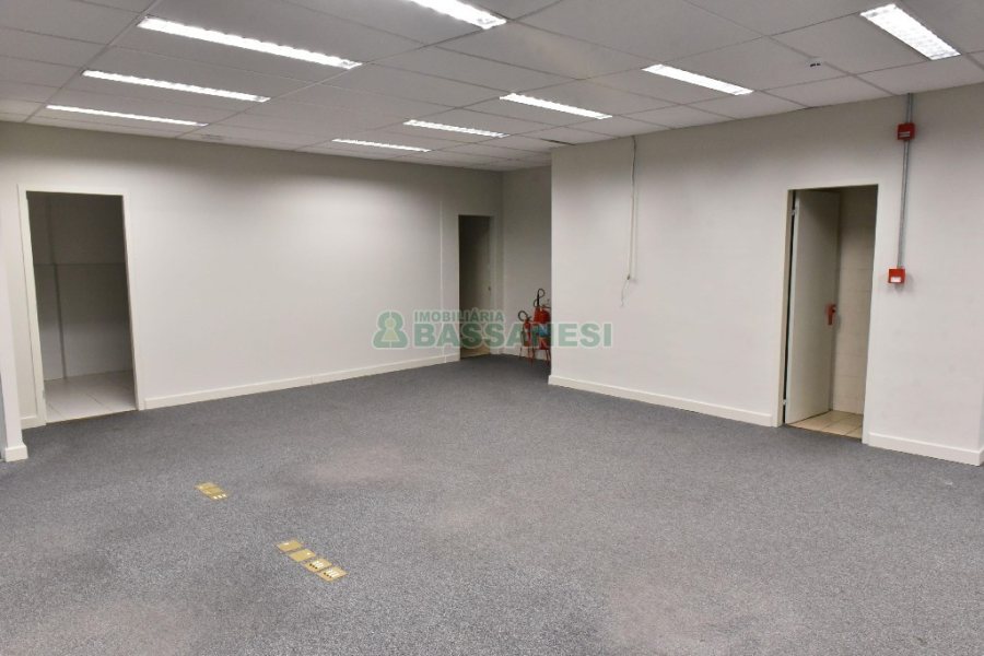 Loja com 2287m², no bairro Centro em Caxias do Sul para Alugar