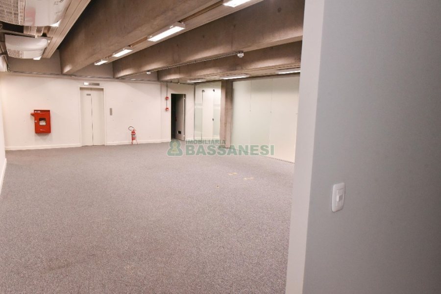 Loja com 2287m², no bairro Centro em Caxias do Sul para Alugar