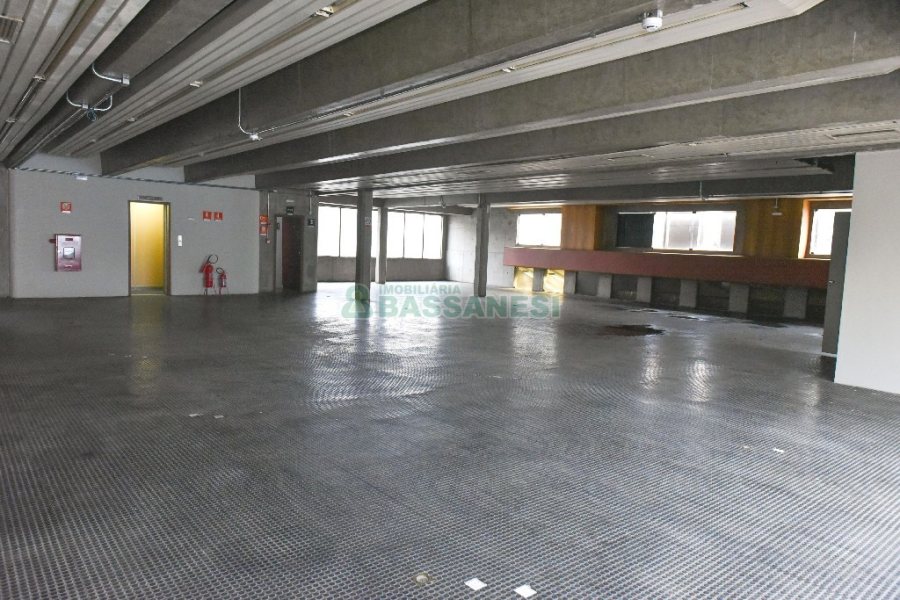 Loja com 2287m², no bairro Centro em Caxias do Sul para Alugar