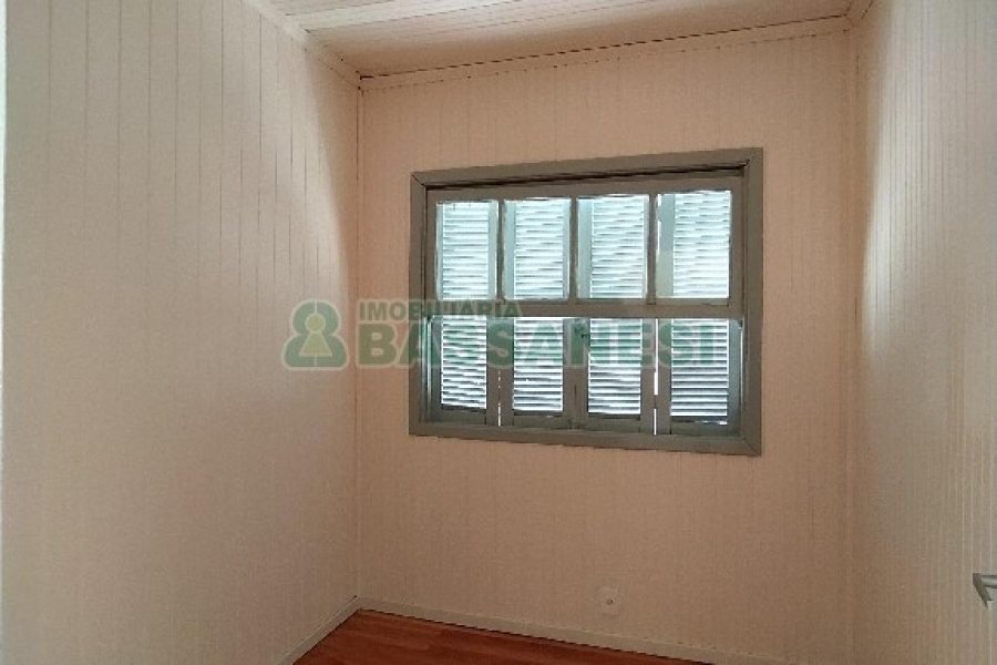 Casa com 82m², 3 dormitórios, 2 vagas, no bairro Lourdes em Caxias do Sul para Alugar