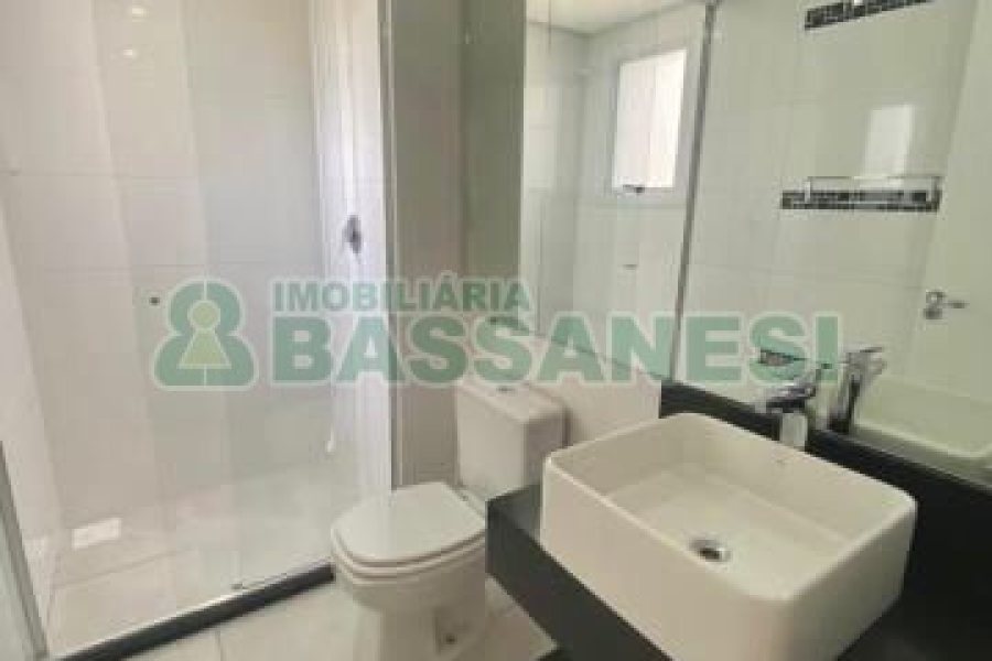 Apartamento com 89m², 2 dormitórios, 2 vagas, no bairro Sanvitto em Caxias do Sul para Comprar