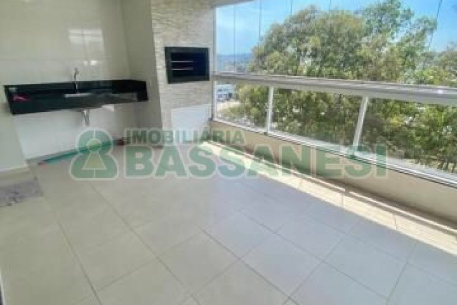Apartamento com 89m², 2 dormitórios, 2 vagas, no bairro Sanvitto em Caxias do Sul para Comprar