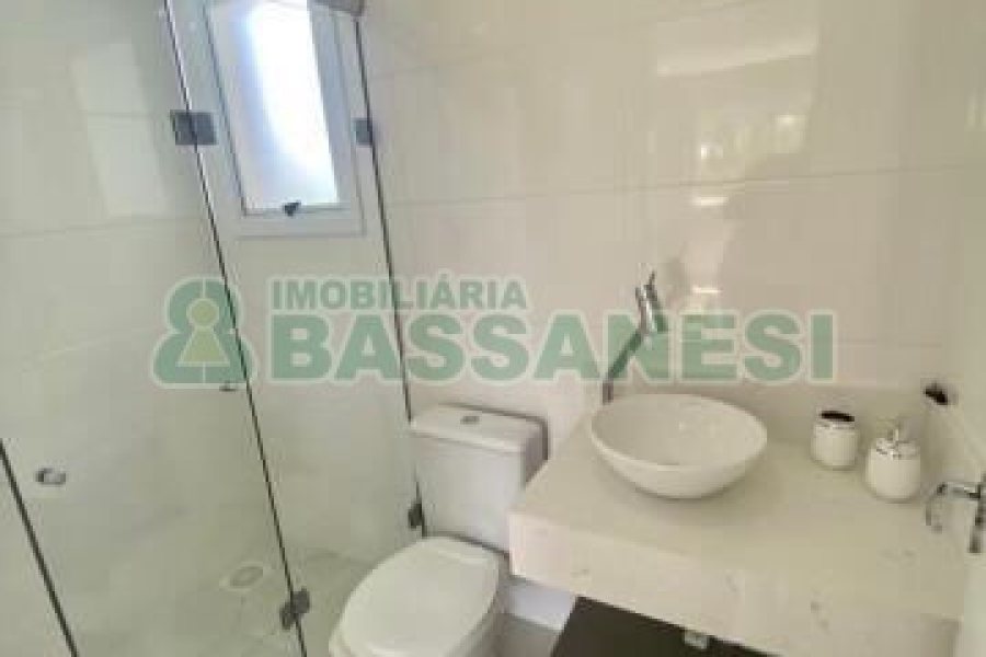 Apartamento com 89m², 2 dormitórios, 2 vagas, no bairro Sanvitto em Caxias do Sul para Comprar