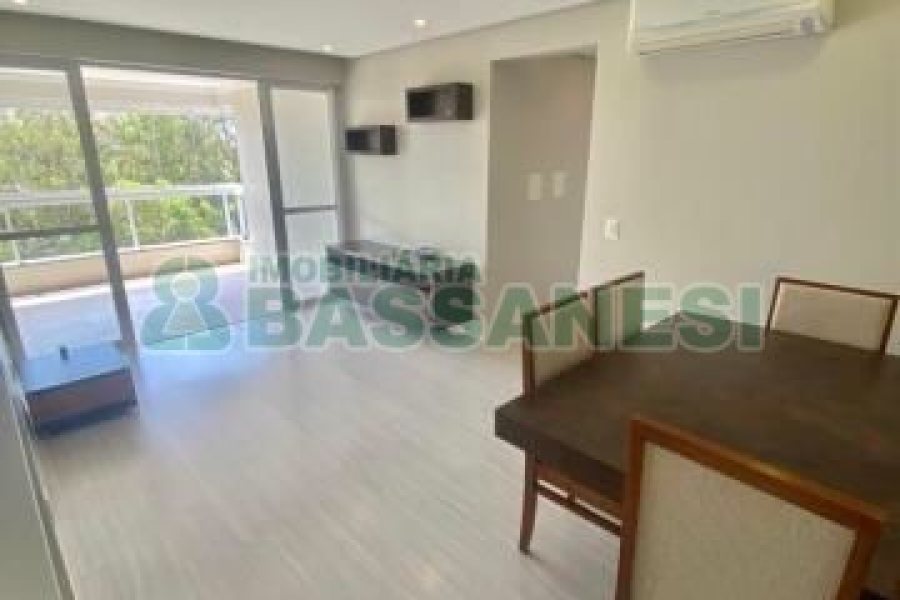 Apartamento com 89m², 2 dormitórios, 2 vagas, no bairro Sanvitto em Caxias do Sul para Comprar