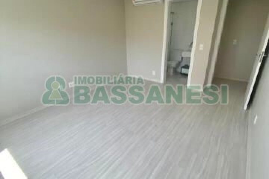Apartamento com 89m², 2 dormitórios, 2 vagas, no bairro Sanvitto em Caxias do Sul para Comprar