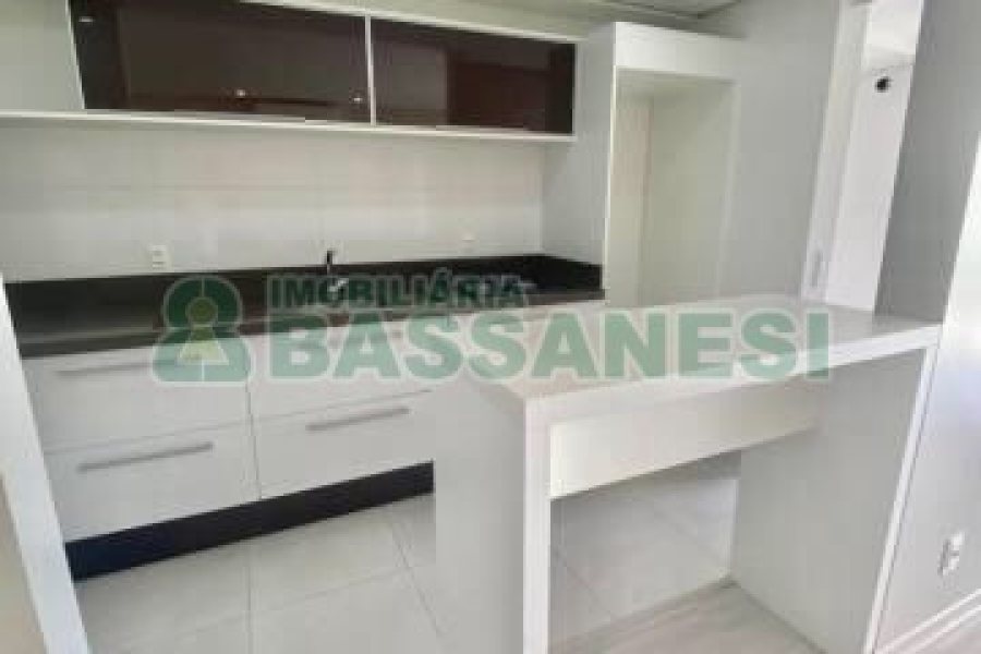Apartamento com 89m², 2 dormitórios, 2 vagas, no bairro Sanvitto em Caxias do Sul para Comprar