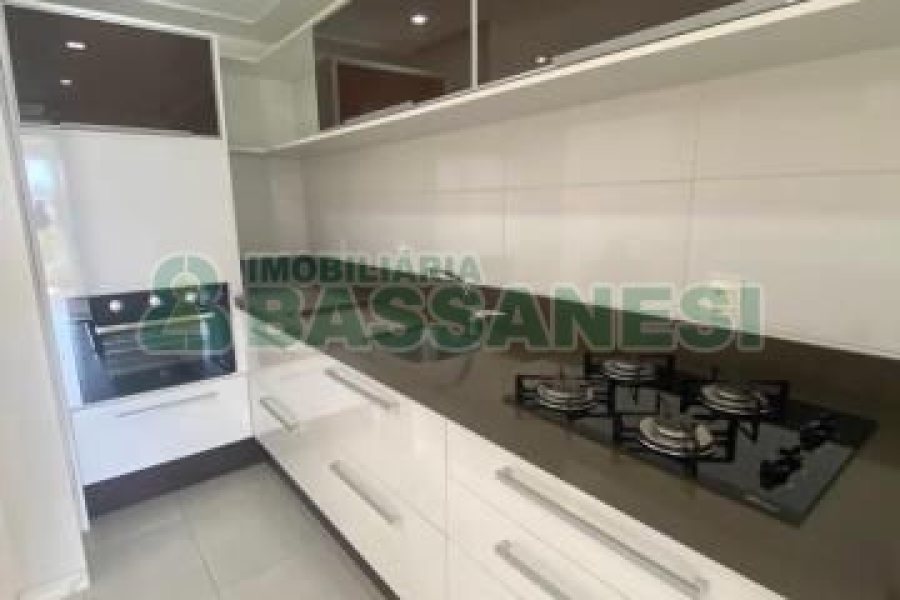 Apartamento com 89m², 2 dormitórios, 2 vagas, no bairro Sanvitto em Caxias do Sul para Comprar