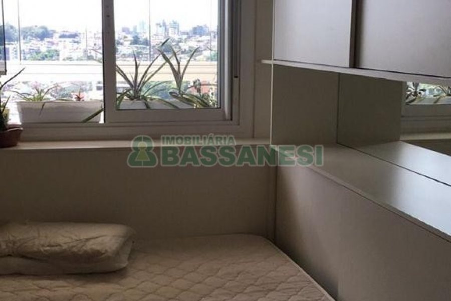 Apartamento com 108m², 3 dormitórios, 2 vagas, no bairro Medianeira em Caxias do Sul para Comprar