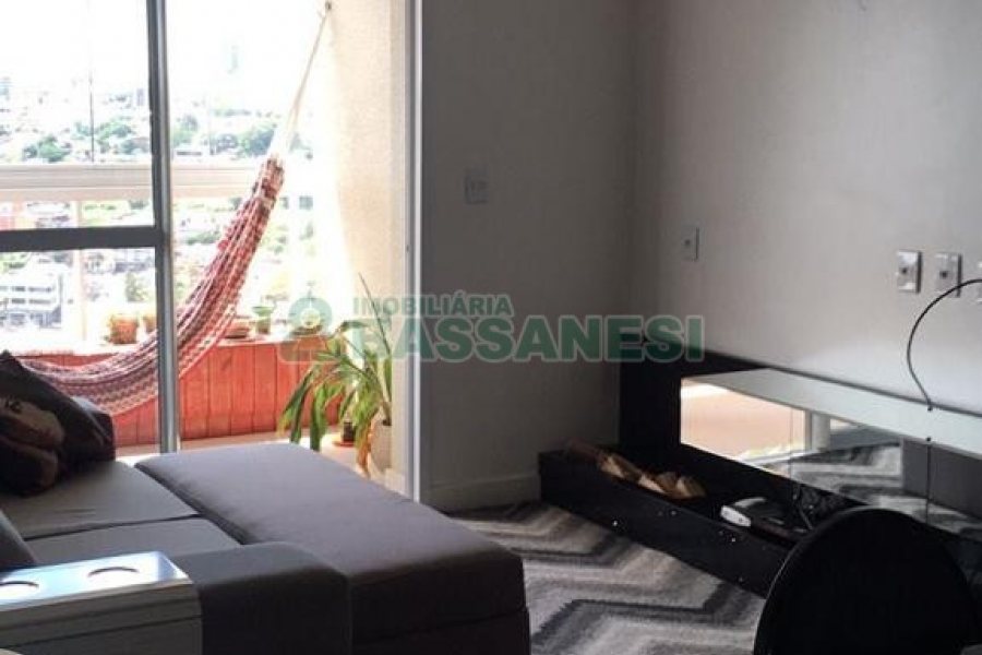Apartamento com 108m², 3 dormitórios, 2 vagas, no bairro Medianeira em Caxias do Sul para Comprar