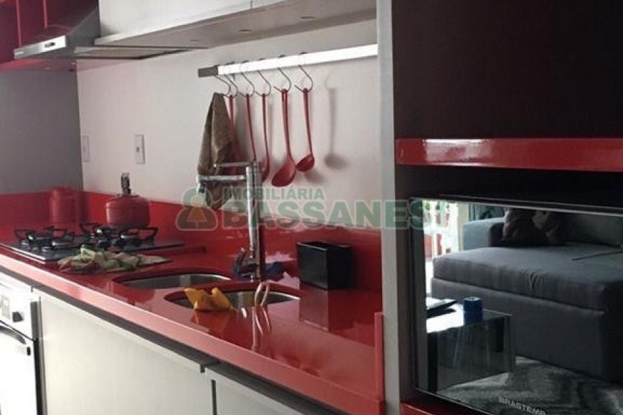 Apartamento com 108m², 3 dormitórios, 2 vagas, no bairro Medianeira em Caxias do Sul para Comprar
