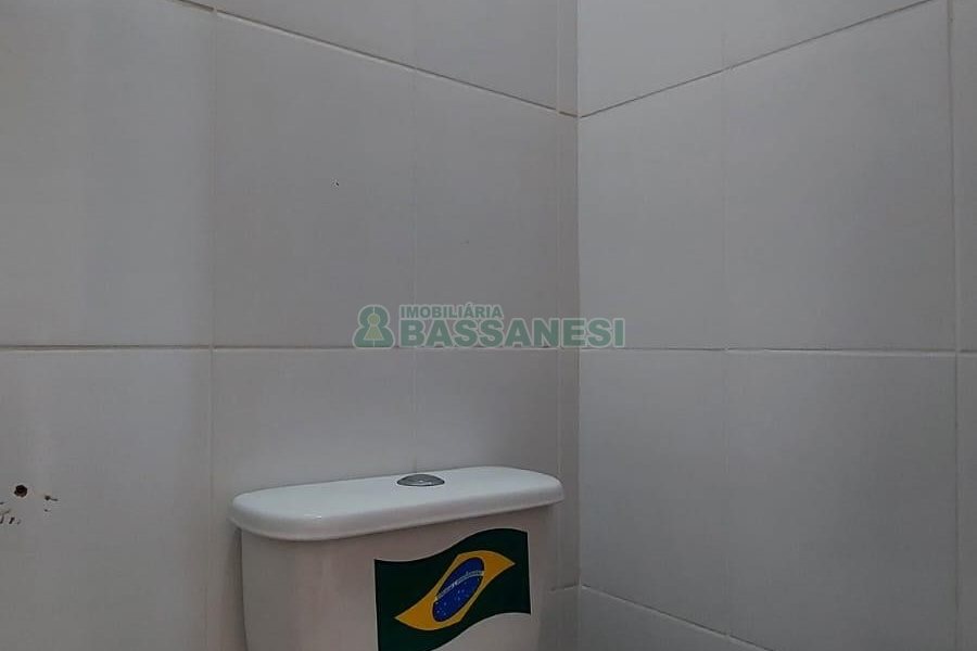 Sobrado com 85m², 2 dormitórios, 2 vagas, no bairro Salgado Filho em Caxias do Sul para Comprar