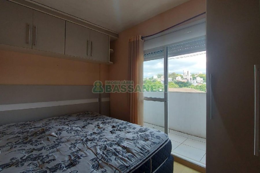 Sobrado com 85m², 2 dormitórios, 2 vagas, no bairro Salgado Filho em Caxias do Sul para Comprar