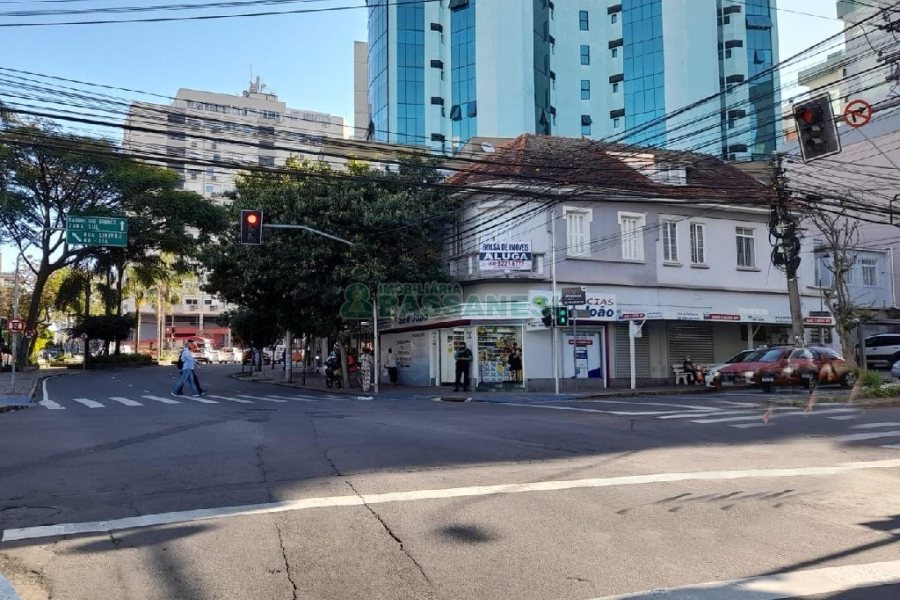 Casa Comercial com 200m², no bairro Centro em Caxias do Sul para Alugar