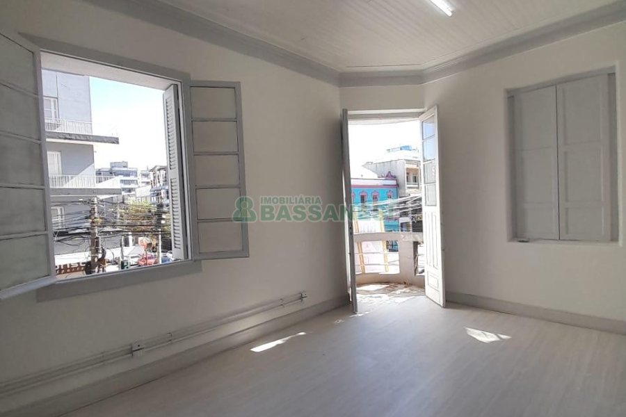 Casa Comercial com 200m², no bairro Centro em Caxias do Sul para Alugar