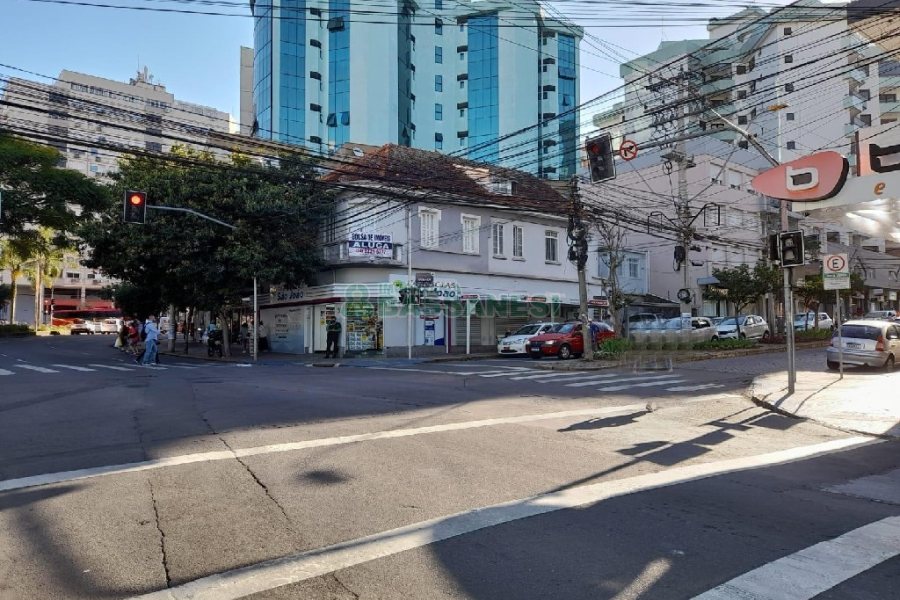 Casa Comercial com 200m², no bairro Centro em Caxias do Sul para Alugar