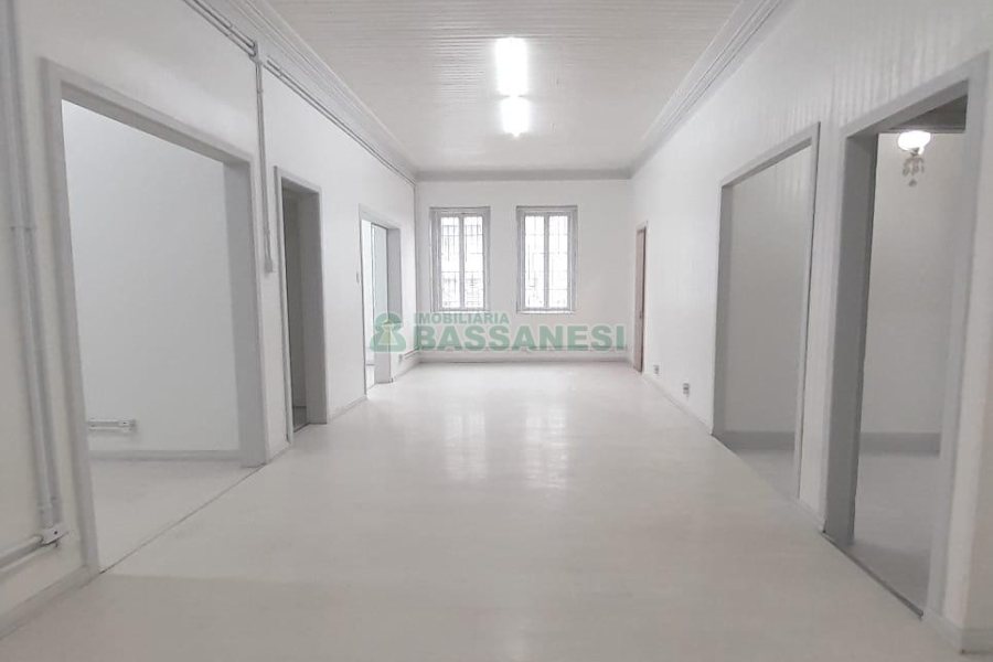 Casa Comercial com 200m², no bairro Centro em Caxias do Sul para Alugar