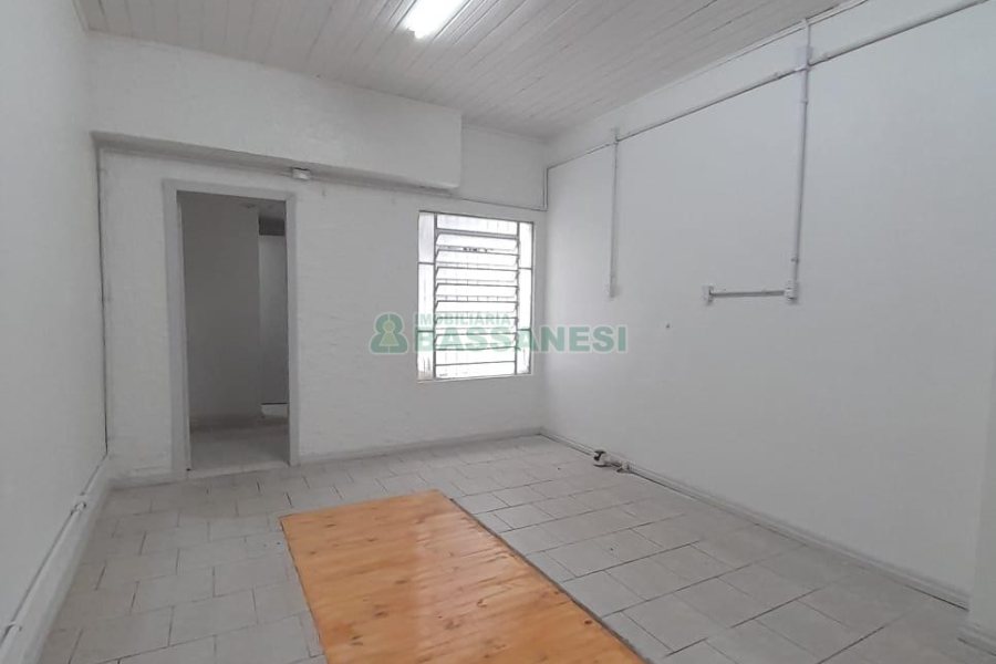 Casa Comercial com 200m², no bairro Centro em Caxias do Sul para Alugar
