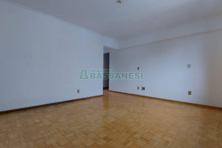 Apartamento com 130m², 3 dormitórios, 1 vaga, no bairro Lourdes em Caxias do Sul para Alugar