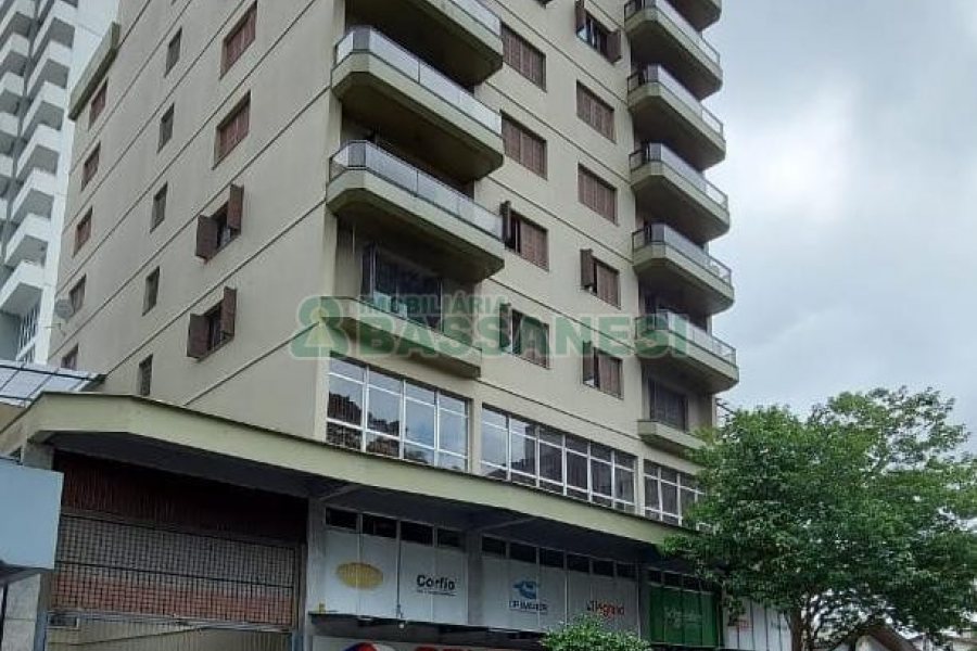 Apartamento com 130m², 3 dormitórios, 1 vaga, no bairro Lourdes em Caxias do Sul para Alugar