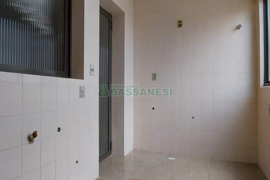 Apartamento com 130m², 3 dormitórios, 1 vaga, no bairro Lourdes em Caxias do Sul para Alugar