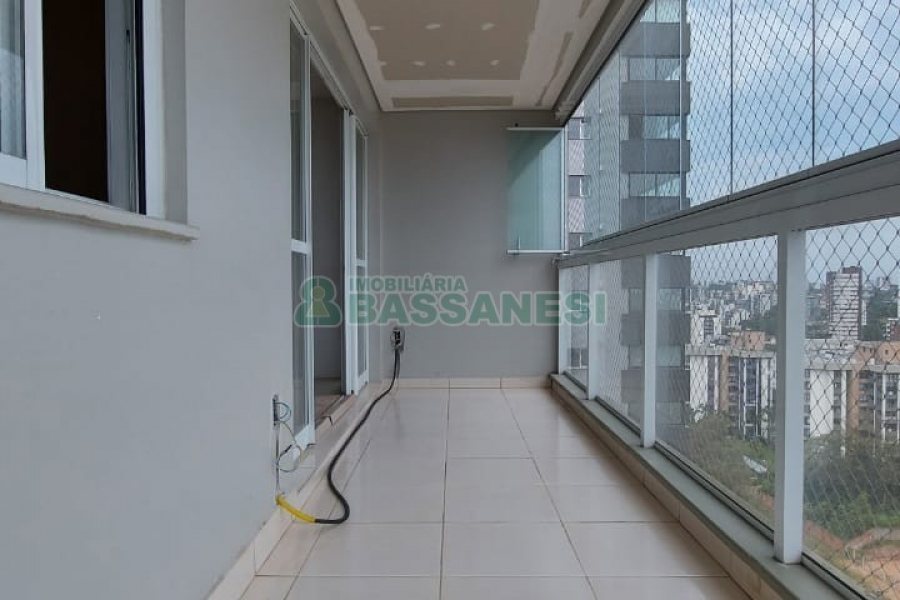 Apartamento com 115m², 2 dormitórios, 1 vaga, no bairro Madureira em Caxias do Sul para Comprar