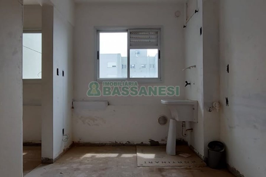 Apartamento com 115m², 2 dormitórios, 1 vaga, no bairro Madureira em Caxias do Sul para Comprar