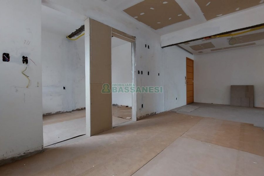 Apartamento com 115m², 2 dormitórios, 1 vaga, no bairro Madureira em Caxias do Sul para Comprar