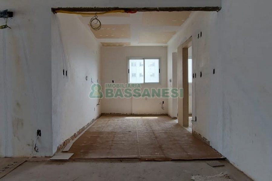 Apartamento com 115m², 2 dormitórios, 1 vaga, no bairro Madureira em Caxias do Sul para Comprar