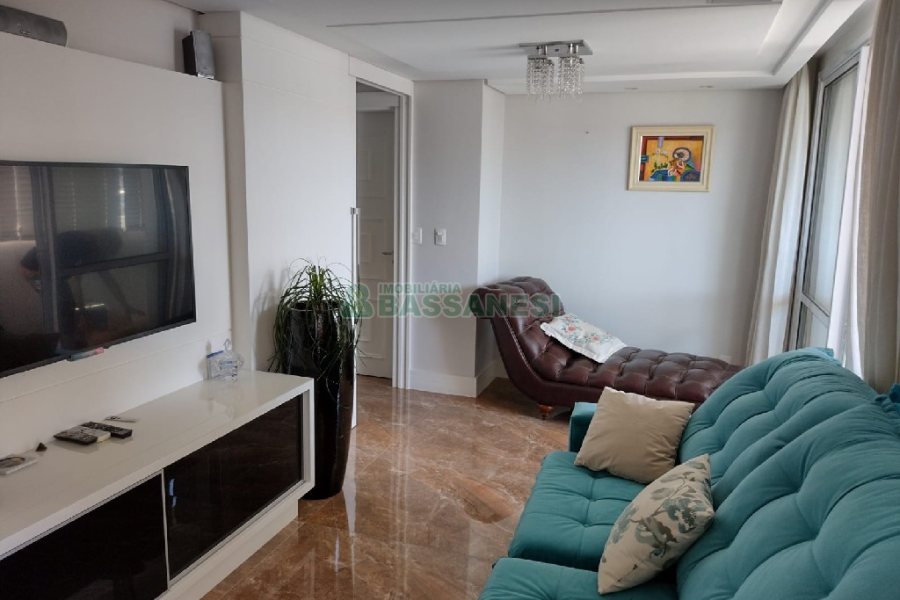 Apartamento com 186m², 3 dormitórios, 4 vagas, no bairro Pio X em Caxias do Sul para Comprar