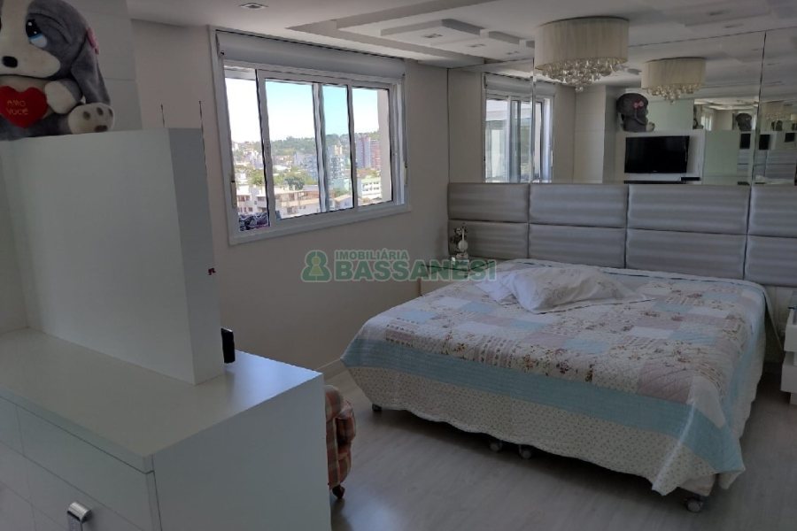 Apartamento com 186m², 3 dormitórios, 4 vagas, no bairro Pio X em Caxias do Sul para Comprar