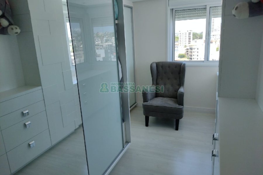 Apartamento com 186m², 3 dormitórios, 4 vagas, no bairro Pio X em Caxias do Sul para Comprar