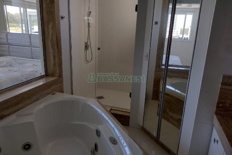 Apartamento com 186m², 3 dormitórios, 4 vagas, no bairro Pio X em Caxias do Sul para Comprar