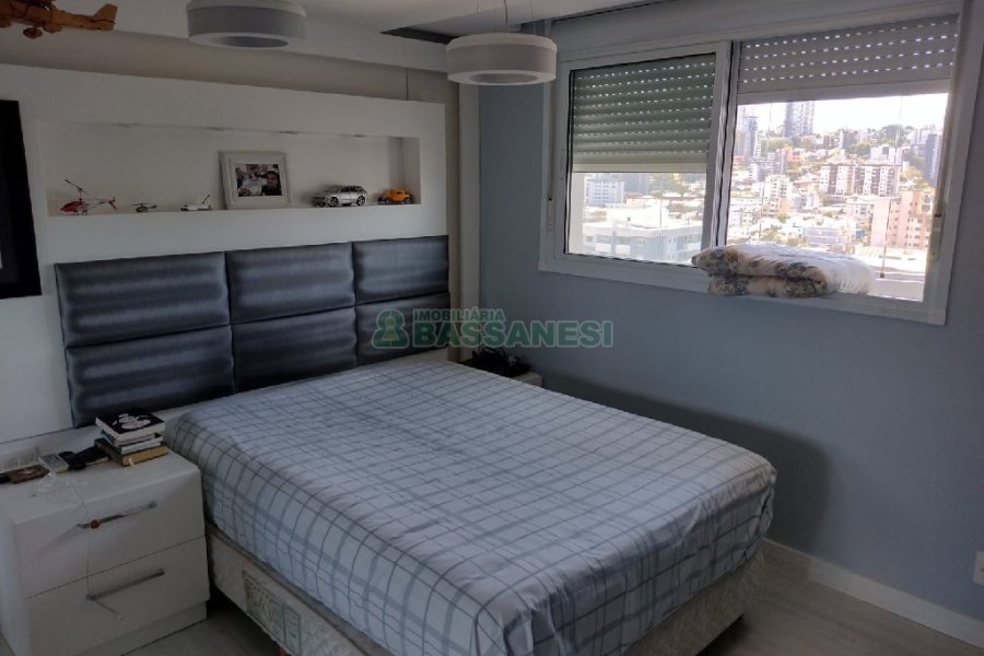 Apartamento com 186m², 3 dormitórios, 4 vagas, no bairro Pio X em Caxias do Sul para Comprar