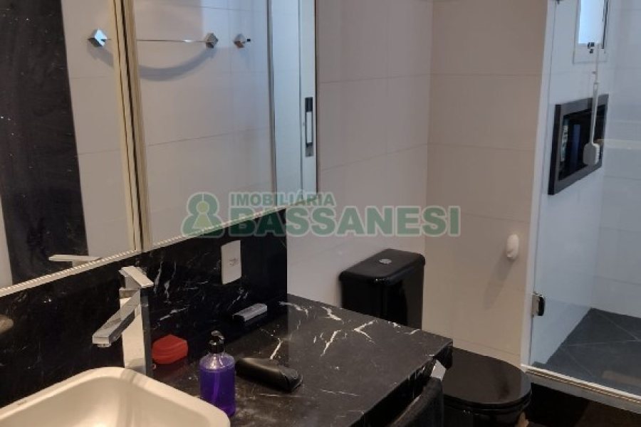 Apartamento com 186m², 3 dormitórios, 4 vagas, no bairro Pio X em Caxias do Sul para Comprar