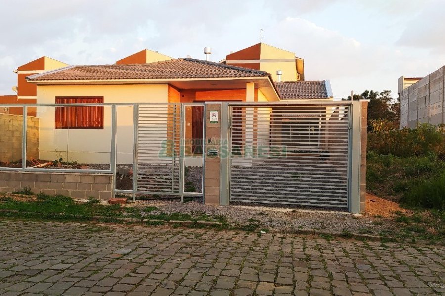Casa com 185m², 3 dormitórios, 2 vagas, no bairro São Luiz em Caxias do Sul para Comprar