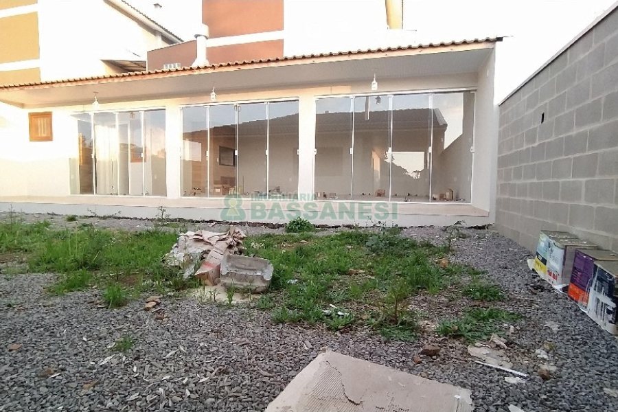 Casa com 185m², 3 dormitórios, 2 vagas, no bairro São Luiz em Caxias do Sul para Comprar