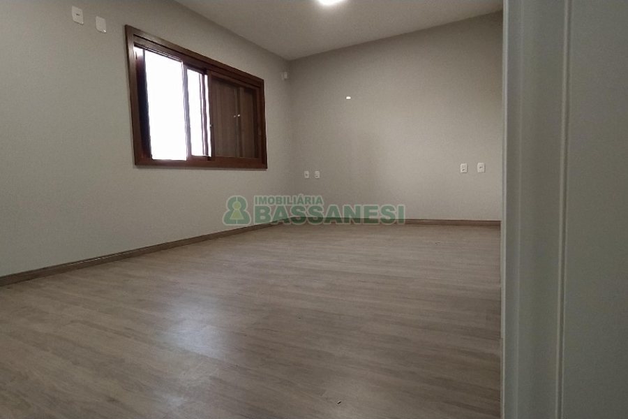 Casa com 185m², 3 dormitórios, 2 vagas, no bairro São Luiz em Caxias do Sul para Comprar