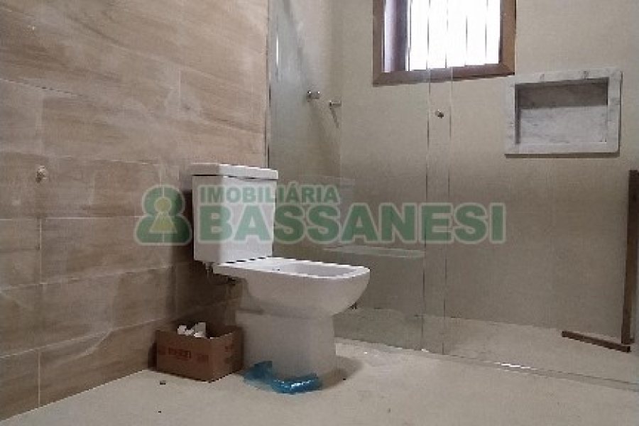 Casa com 185m², 3 dormitórios, 2 vagas, no bairro São Luiz em Caxias do Sul para Comprar