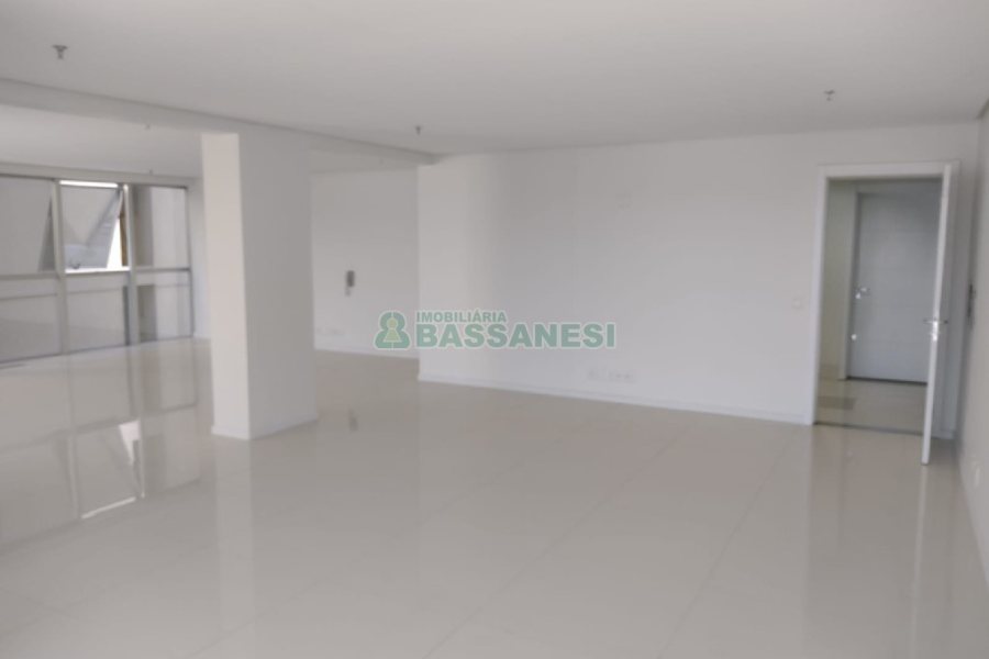 Sala com 86m², 1 vaga, no bairro Centro em Caxias do Sul para Comprar