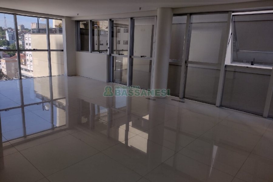 Sala com 86m², 1 vaga, no bairro Centro em Caxias do Sul para Comprar